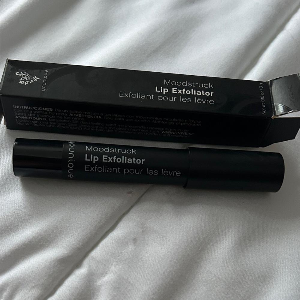 Younique Moodstruck Lip Exfoliator - Sleek Black